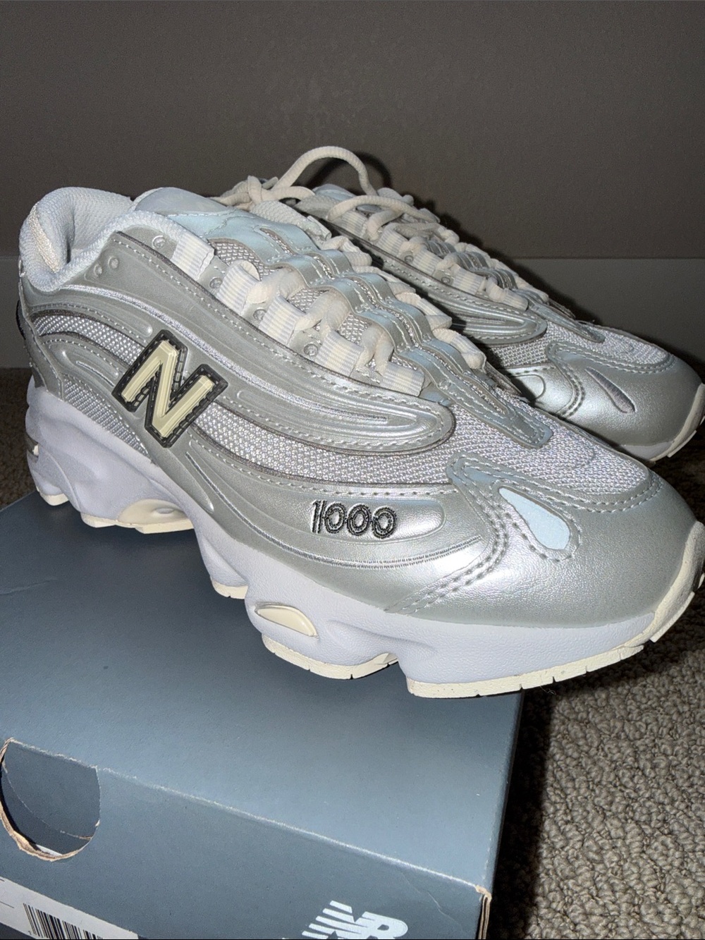New Balance Silver and White 1000 Retro Runner